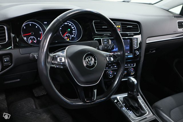 Volkswagen Golf 13