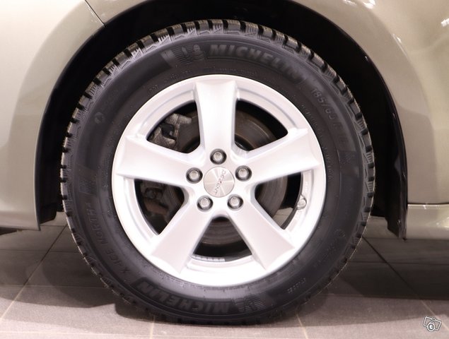 Toyota Yaris 7