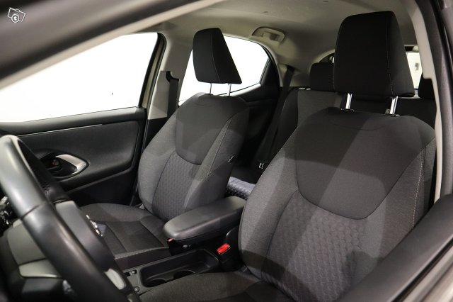 Toyota Yaris 9