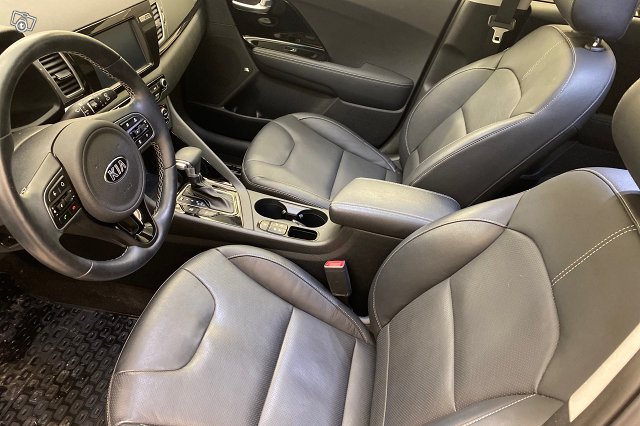 Kia NIRO PLUG-IN 6