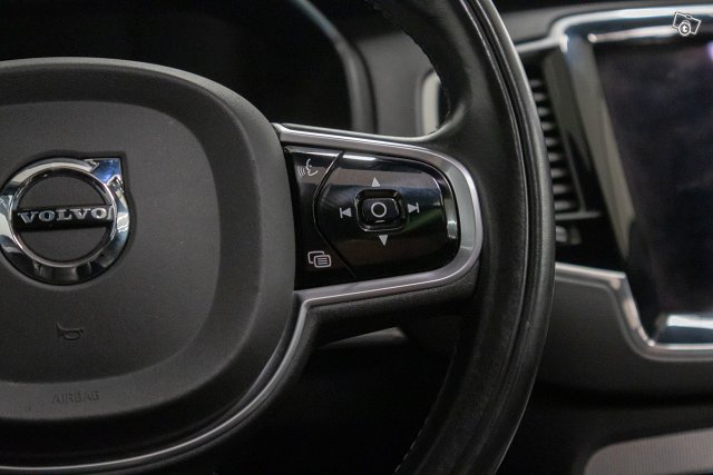 Volvo XC90 24