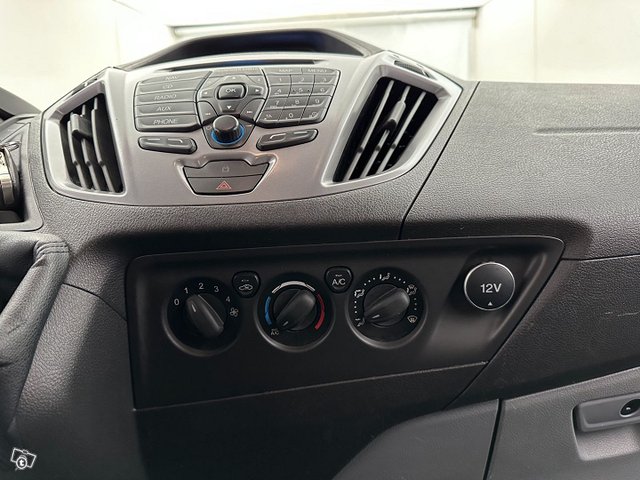 Ford Transit Custom 19