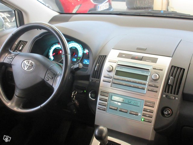 TOYOTA Corolla Verso 21