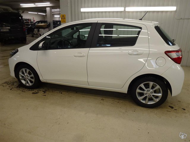 Toyota Yaris 2