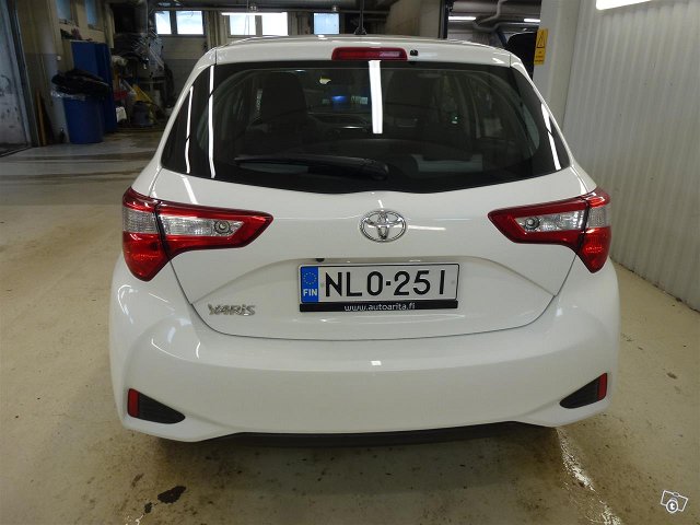 Toyota Yaris 4