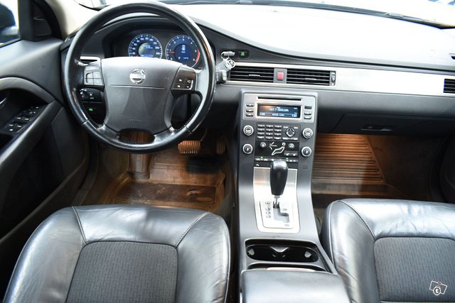 Volvo V70 9