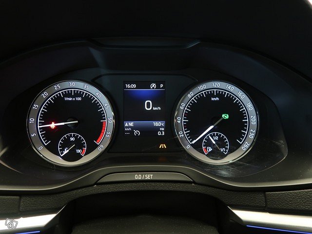 SKODA Karoq 18