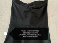 Ginatricot musta olkaimeton toppi M