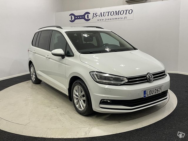 Volkswagen Touran 1