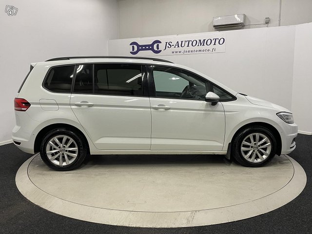 Volkswagen Touran 2