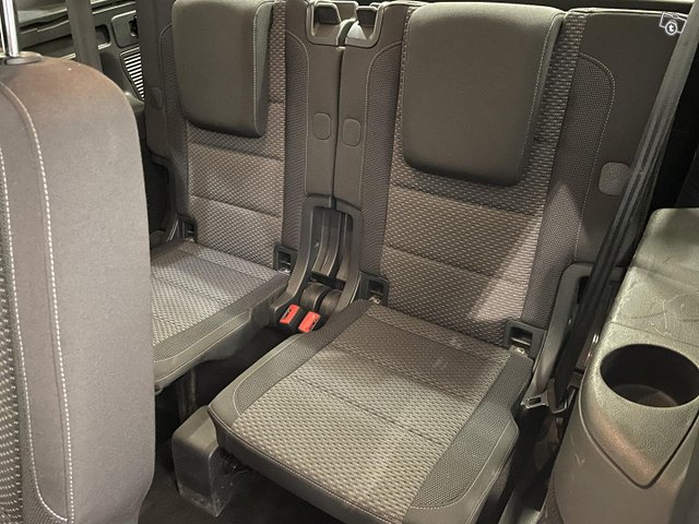 Volkswagen Touran 11