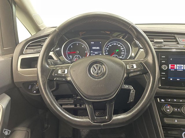 Volkswagen Touran 17
