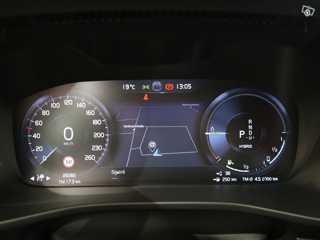 VOLVO XC40 17