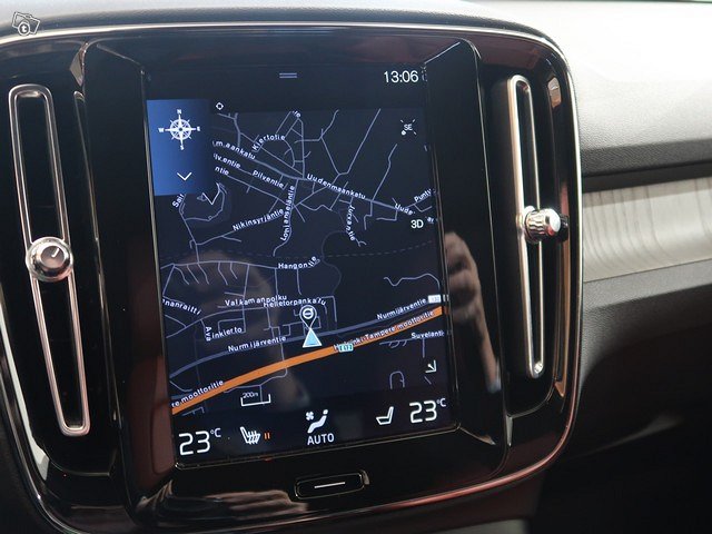 VOLVO XC40 24