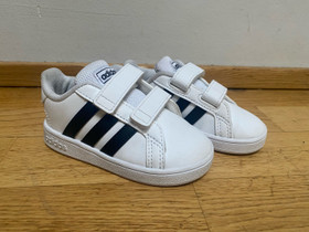 Adidas lenkkarit 21, Lastenvaatteet ja kengät, Salo, Tori.fi Adidas lenkkarit 21, Lastenvaatteet ja kengät, Salo, Tori.fi