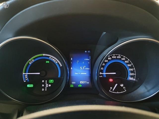 TOYOTA Auris 18