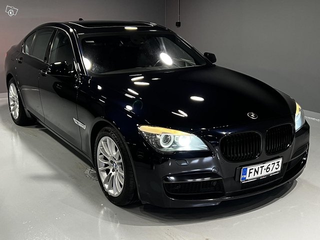 BMW 740