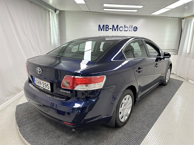 TOYOTA Avensis 5
