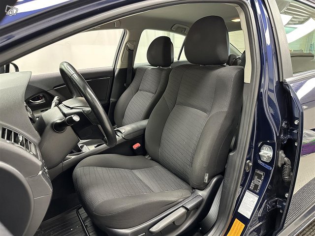 TOYOTA Avensis 13