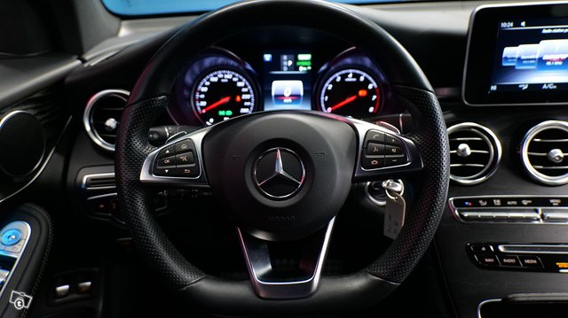 Mercedes-Benz GLC 12