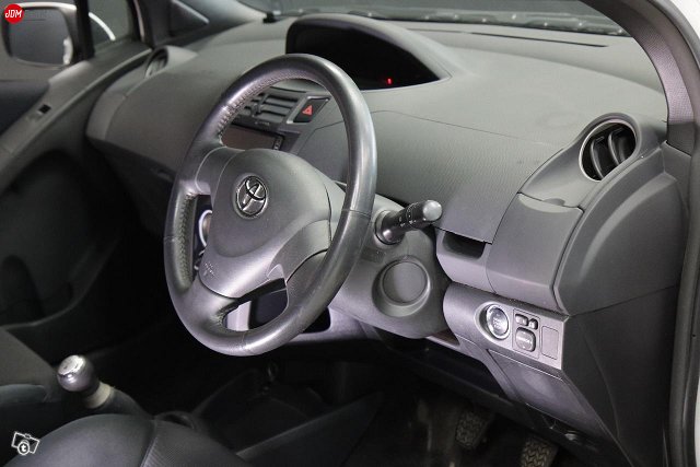 Toyota Yaris 11