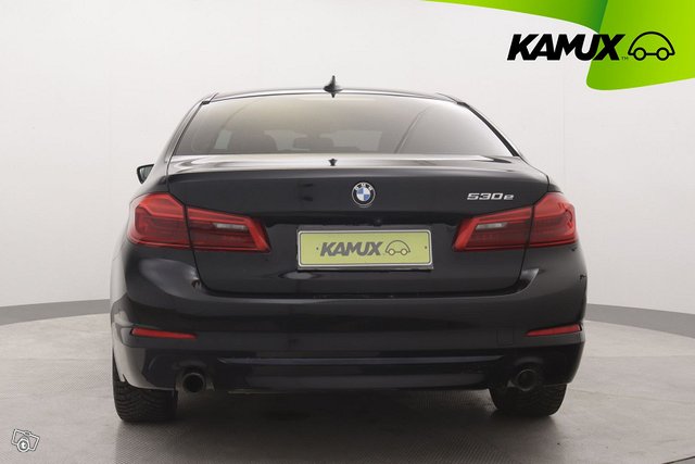 BMW 530 9