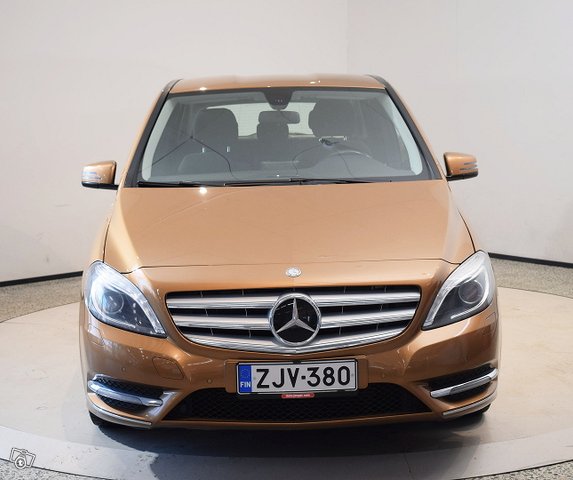 Mercedes-Benz B 2