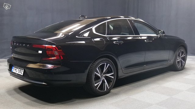Volvo S90 5