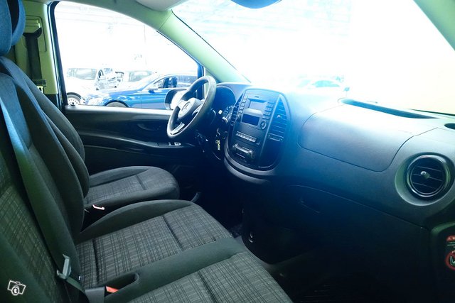 Mercedes-Benz Vito 12