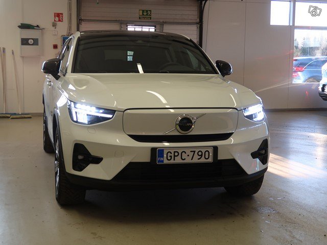 VOLVO C40 3