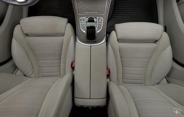 Mercedes-Benz C 10