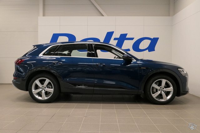Audi E-tron 6