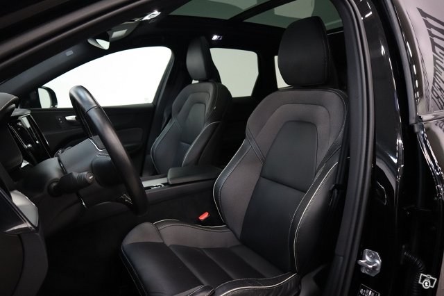 Volvo XC60 9