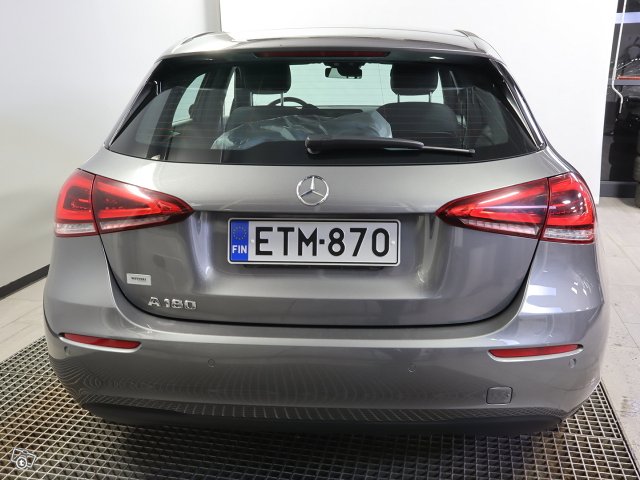 MERCEDES-BENZ A 6