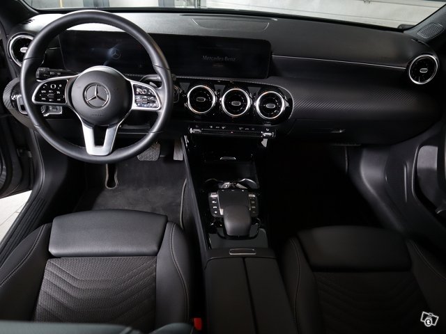 MERCEDES-BENZ A 9