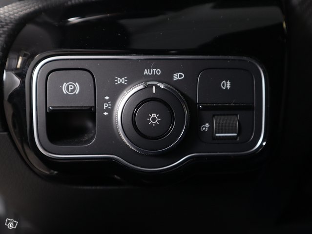 MERCEDES-BENZ A 17