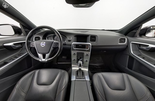 Volvo S60 Cross Country 11