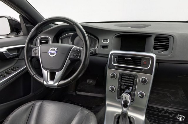 Volvo S60 Cross Country 12