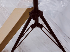 Kolmijalkainen/tripod, Valokuvaustarvikkeet, Kamerat ja valokuvaus, Vantaa, Tori.fi Kolmijalkainen/tripod, Valokuvaustarvikkeet, Kamerat ja valokuvaus, Vantaa, Tori.fi
