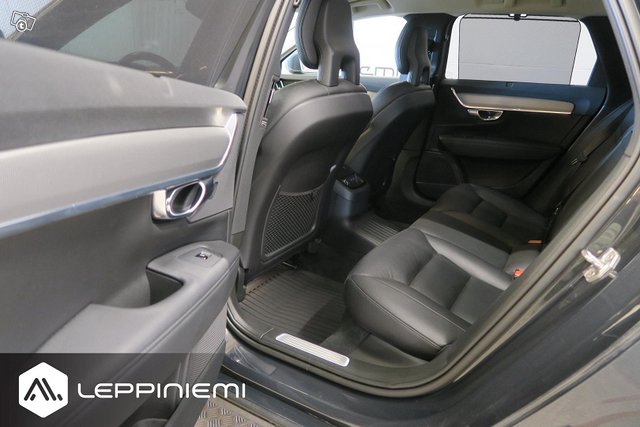 Volvo V90 13