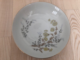 Vanha tarjoiluastia 23,5 cm, Tarjoiluastiat, Keittiötarvikkeet ja astiat, Turku, Tori.fi Vanha tarjoiluastia 23,5 cm, Tarjoiluastiat, Keittiötarvikkeet ja astiat, Turku, Tori.fi