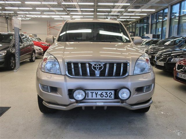 TOYOTA Land Cruiser 11