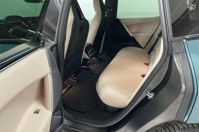 BMW IX 9