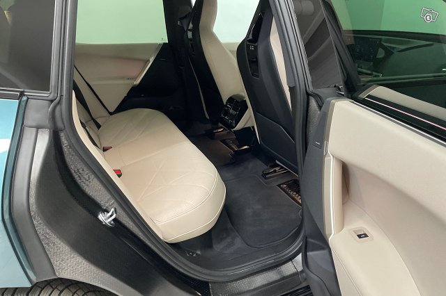BMW IX 12