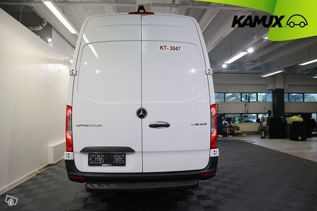 Mercedes-Benz Sprinter 5