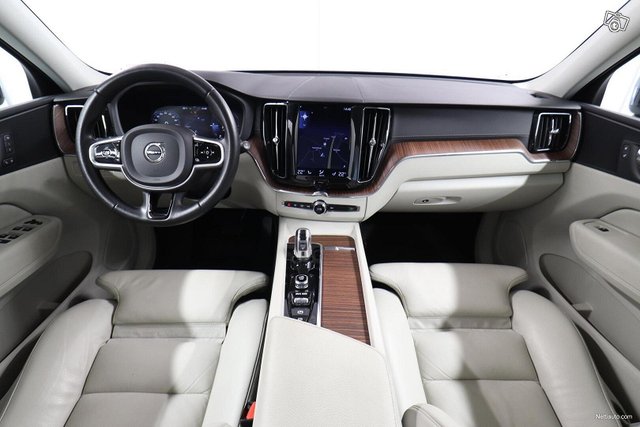 Volvo XC60 10