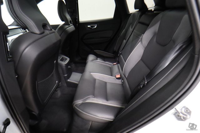 Volvo XC60 10