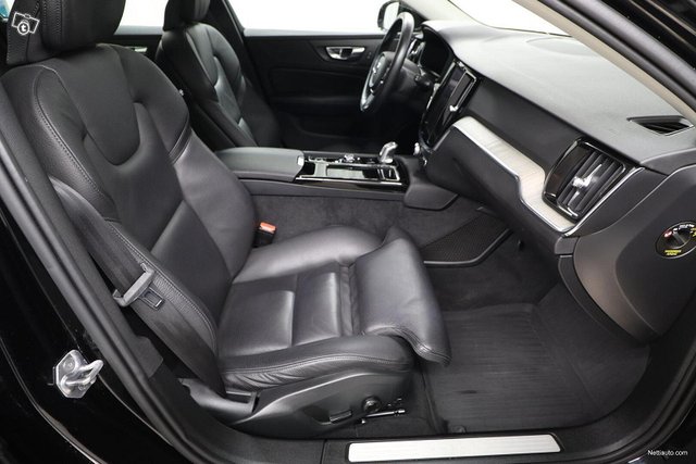 Volvo V60 11