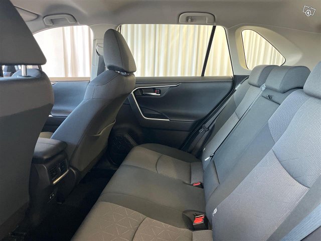 TOYOTA RAV4 10