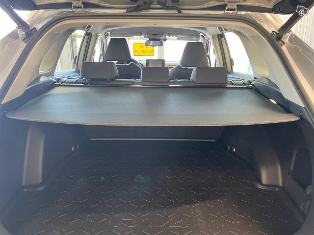 TOYOTA RAV4 17
